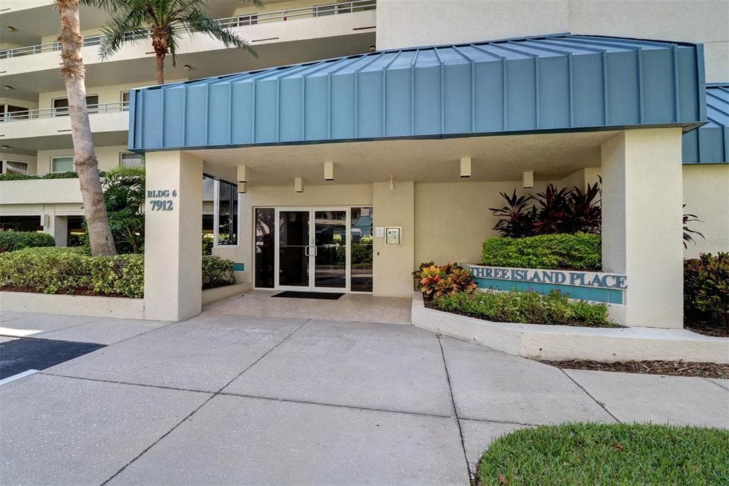 7912 SAILBOAT KEY BOULEVARD S UNIT 108 SOUTH PASADENA, FL 33707