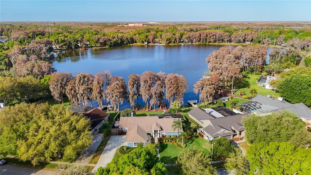 18104 CLEAR LAKE DRIVE LUTZ, FL 33548