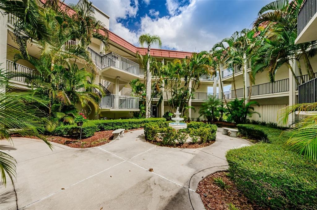 2700 BAYSHORE BOULEVARD UNIT 3103 DUNEDIN, FL 34698
