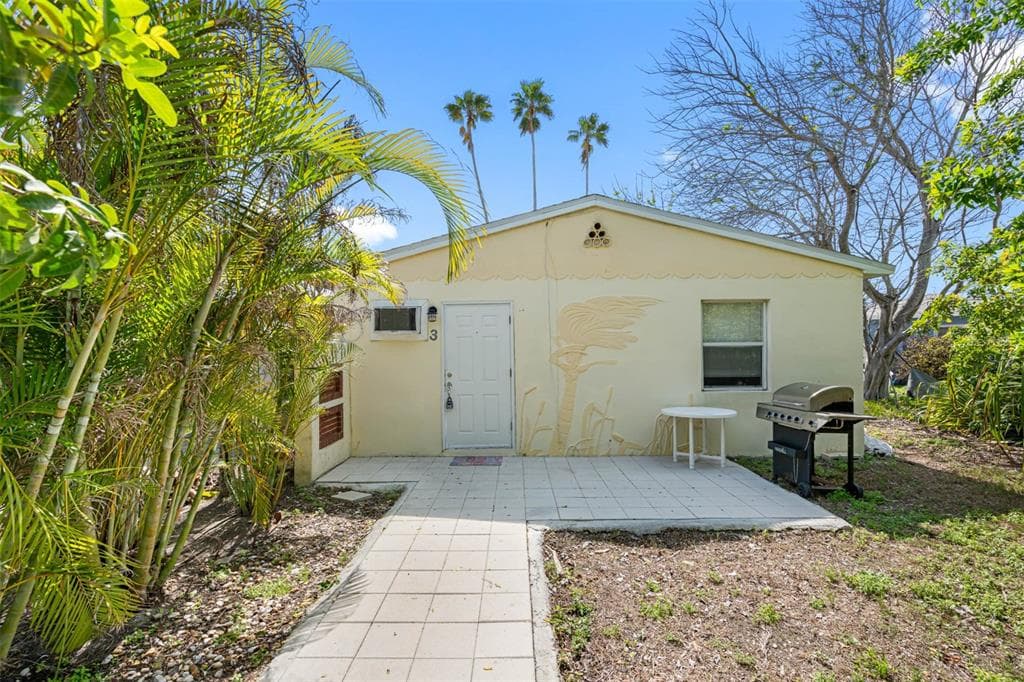 14200 E PARSLEY DRIVE UNIT 3 MADEIRA BEACH, FL 33708