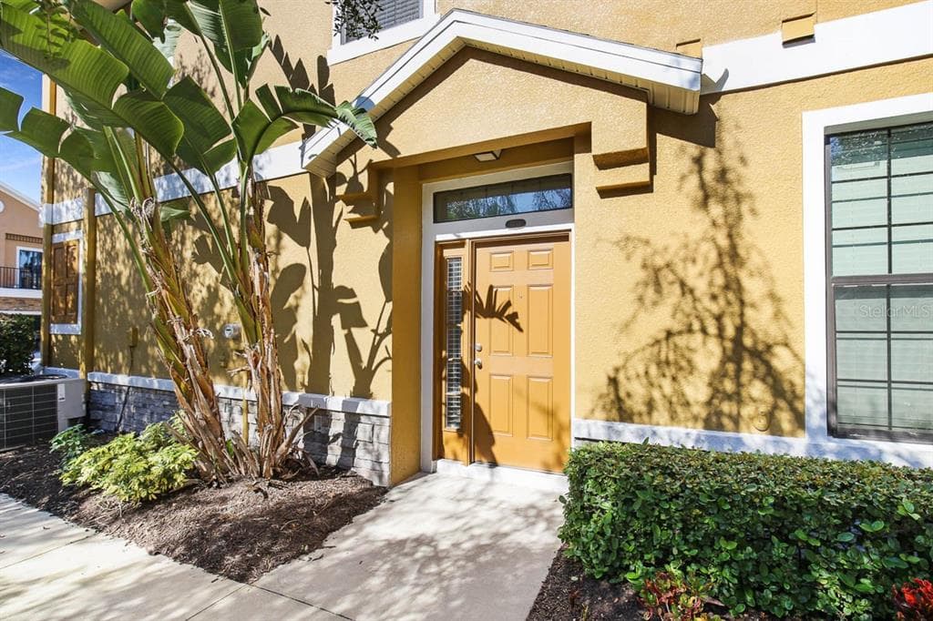 5738 KINGLETHILL DRIVE LITHIA, FL 33547