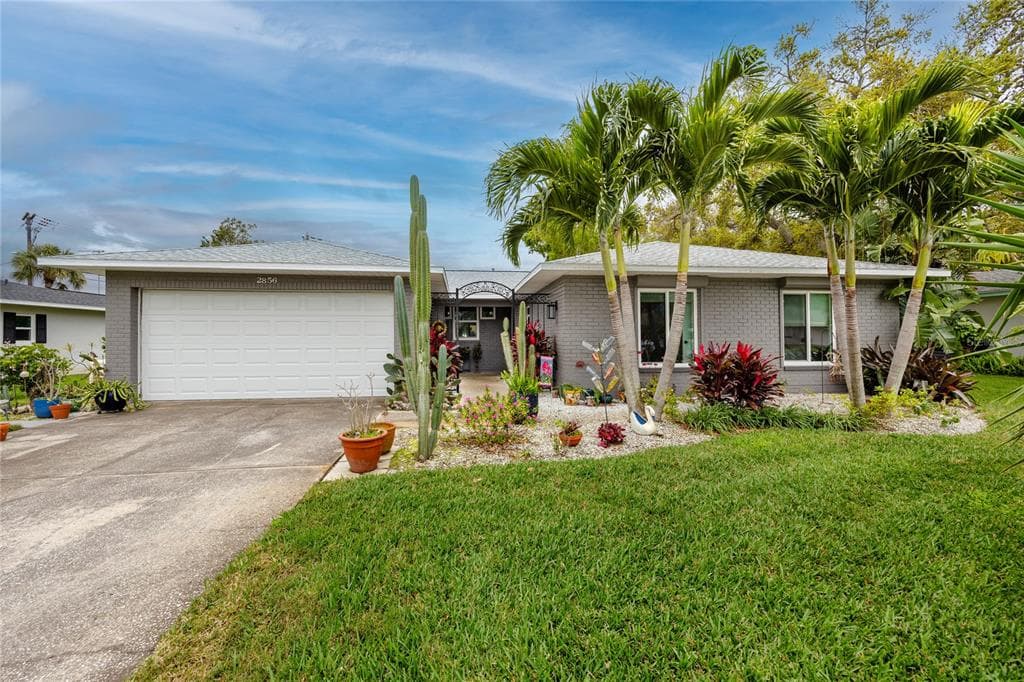 2856 SUNSET BOULEVARD BELLEAIR BLUFFS, FL 33770