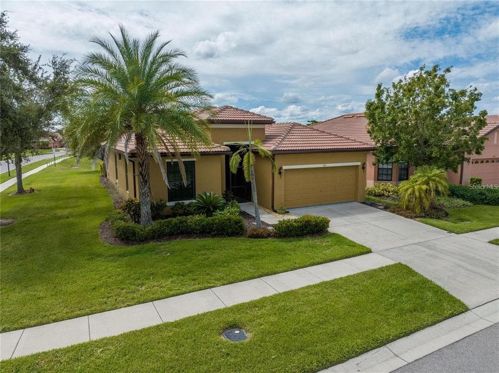 302 CEDAR FALLS DRIVE APOLLO BEACH, FL 33572