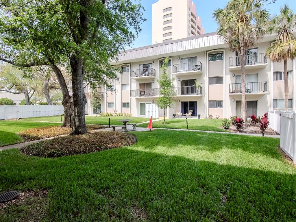 4611 W FIG STREET UNIT 103 TAMPA, FL 33609