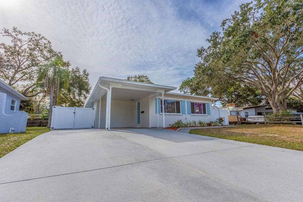 1138 51ST AVENUE N ST PETERSBURG, FL 33703