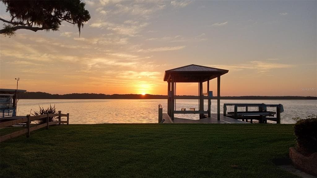 118 LAKE SHORE DRIVE E PALM HARBOR, FL 34684