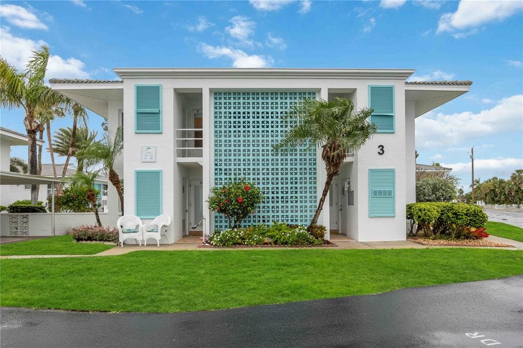5400 GULF DRIVE UNIT 12 HOLMES BEACH, FL 34217