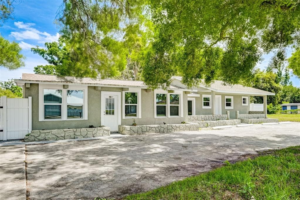 4011 NELSON AVENUE SARASOTA, FL 34231