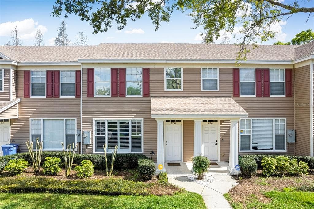 11049 BLACK SWAN COURT SEFFNER, FL 33584