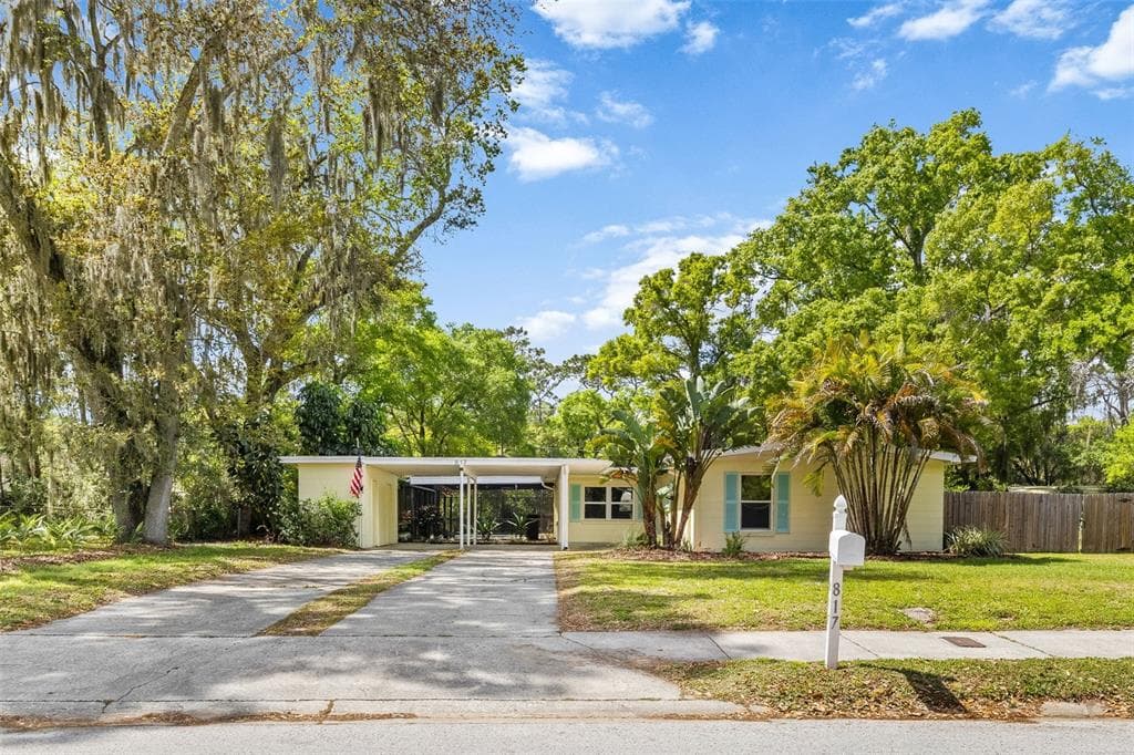 817 W RIVER DRIVE TEMPLE TERRACE, FL 33617