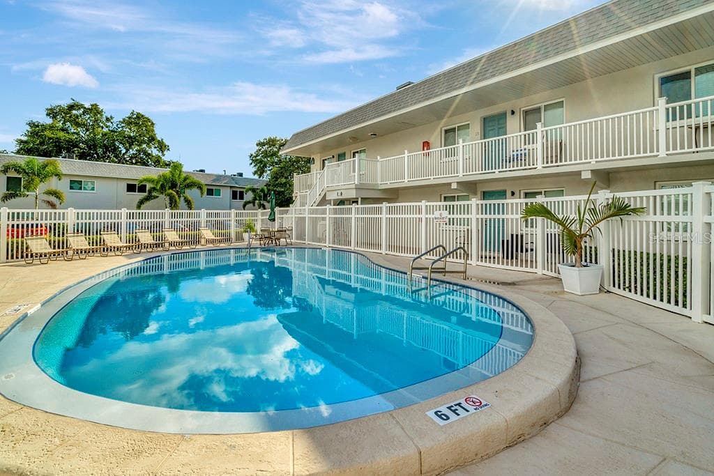 1142 SUNSET POINT ROAD UNIT 13 CLEARWATER, FL 33755