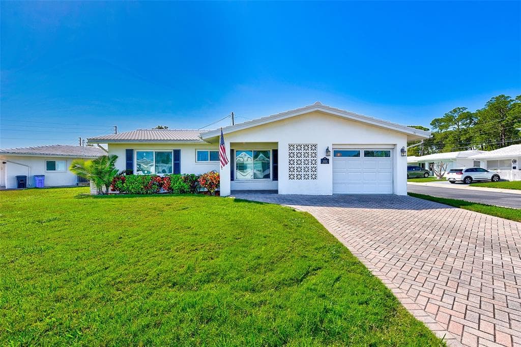 9530 45TH STREET N UNIT 1B PINELLAS PARK, FL 33782