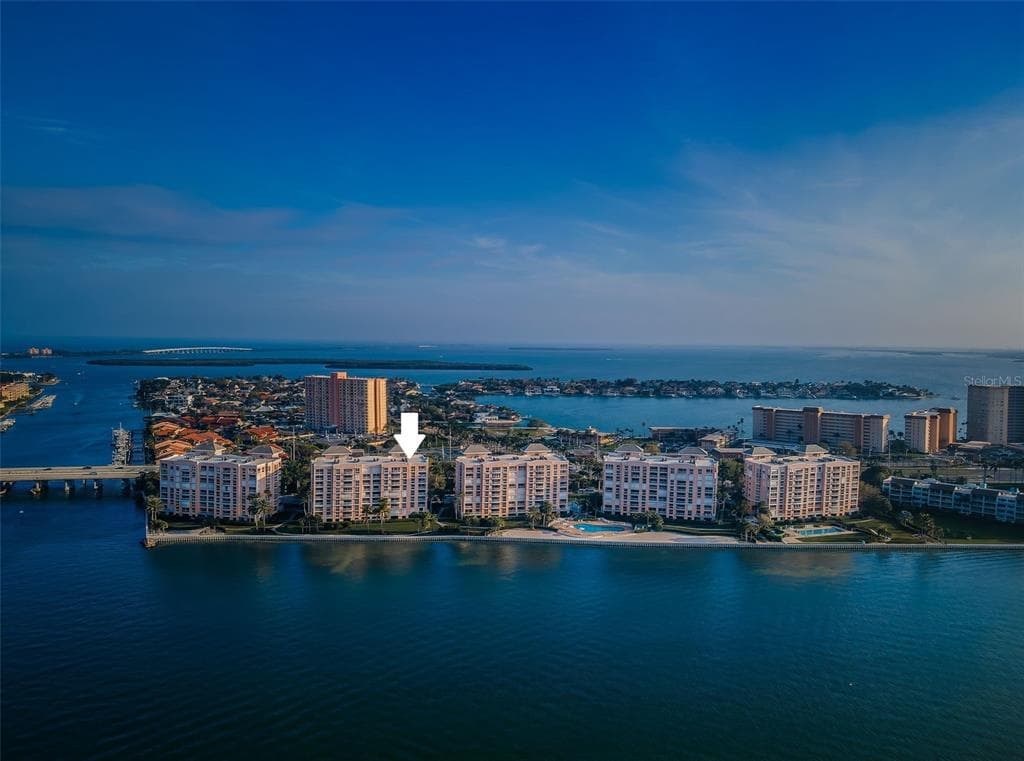 4981 BACOPA LANE S UNIT PH 801 ST PETERSBURG, FL 33715
