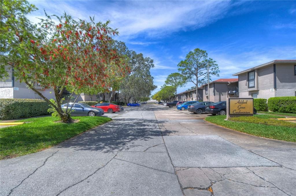 4106 ASHFORD GREEN PLACE UNIT H 201 TAMPA, FL 33613
