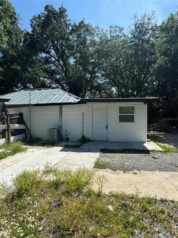 1814 W BURKE STREET UNIT B TAMPA, FL 33604