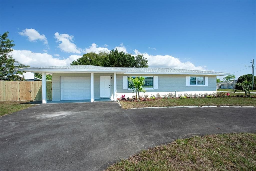 8201 RIDGE ROAD SEMINOLE, FL 33772