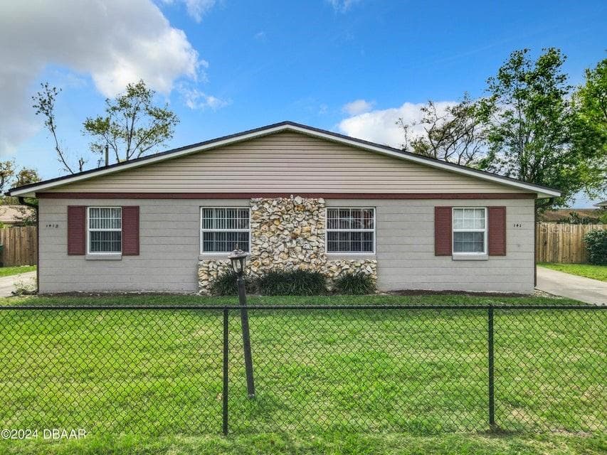 141 HAZELCREST STREET UNIT B DELTONA, FL 32725