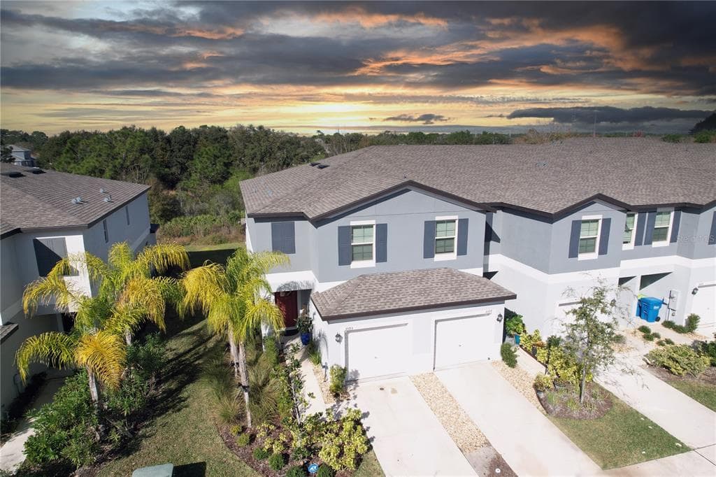 3593 BELLMEADE COURT WESLEY CHAPEL, FL 33543