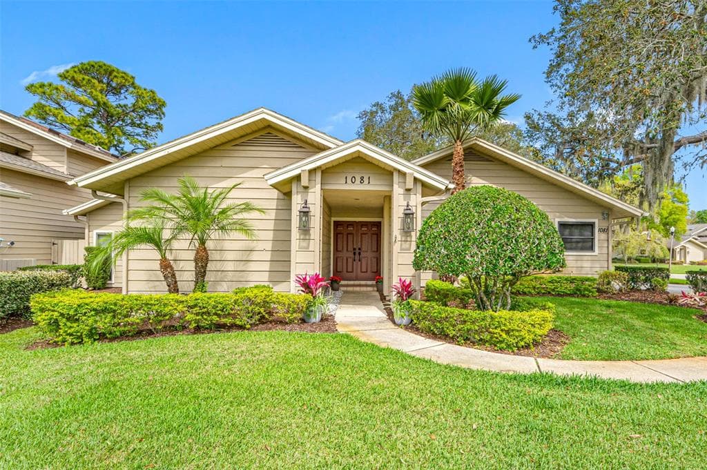 1081 MUIRFIELD COURT TARPON SPRINGS, FL 34688