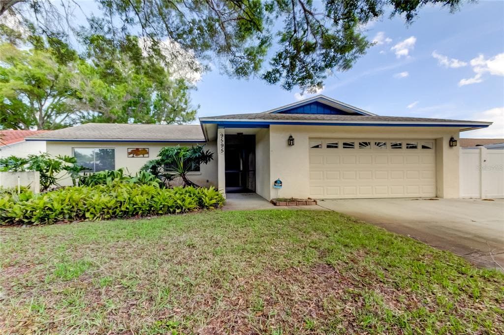 9595 119TH WAY SEMINOLE, FL 33772