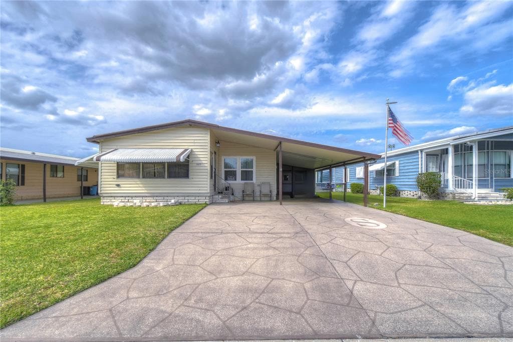 35925 BUENO DRIVE ZEPHYRHILLS, FL 33541
