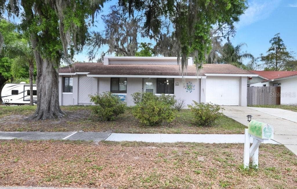 828 PEBBLEWOOD DRIVE BRANDON, FL 33511