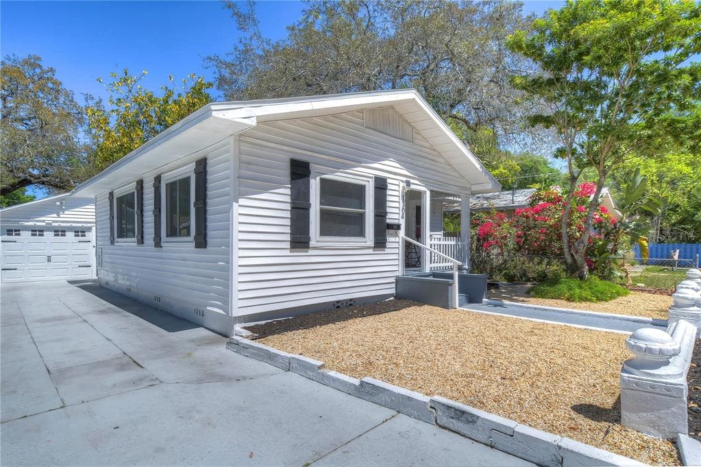 1304 E LOUISIANA AVENUE TAMPA, FL 33603