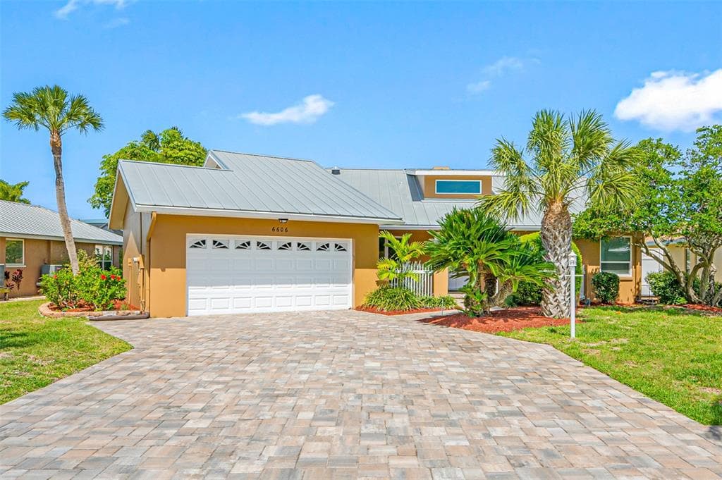 6606 BLACKFIN WAY APOLLO BEACH, FL 33572