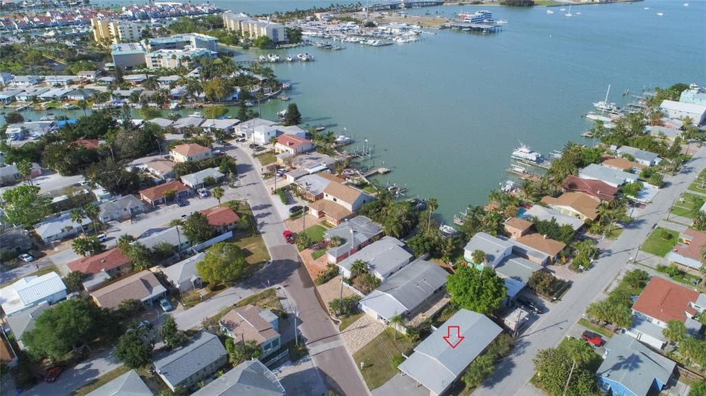 14501 N BAYSHORE DRIVE UNIT 1 MADEIRA BEACH, FL 33708