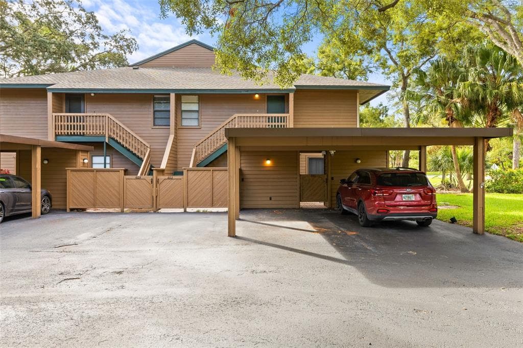 602 LENNOX ROAD W UNIT 602 PALM HARBOR, FL 34683