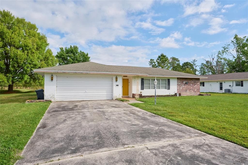 2310 LAGUNA DRIVE INDIAN LAKE ESTATES, FL 33855