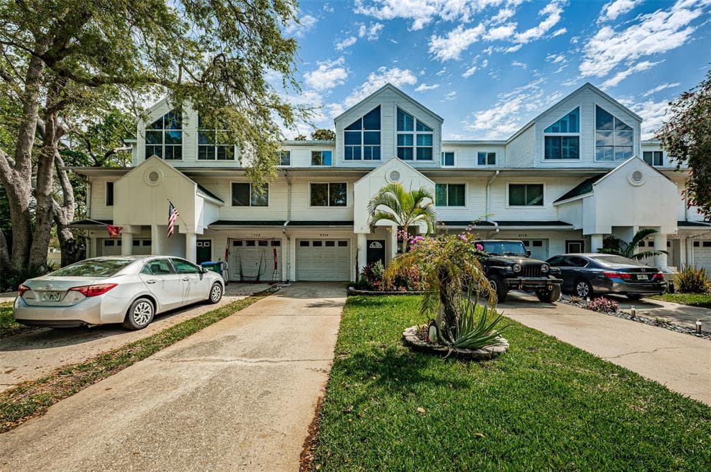 9714 INDIAN KEY TRAIL UNIT 120 SEMINOLE, FL 33776