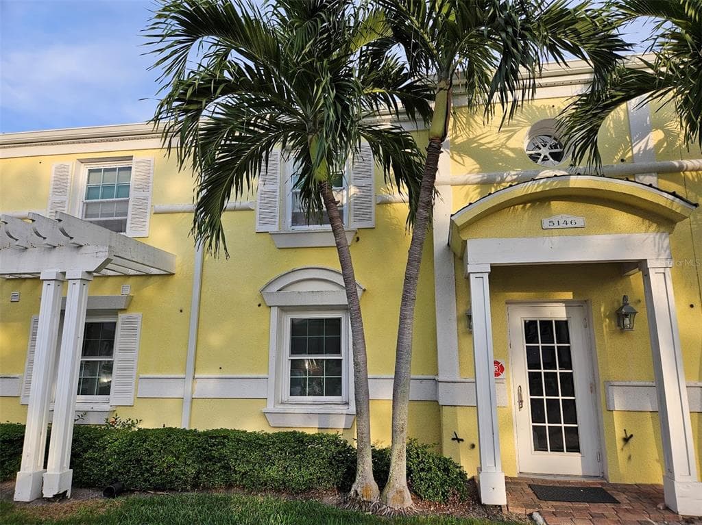 5146 BEACH DRIVE SE UNIT B ST PETERSBURG, FL 33705