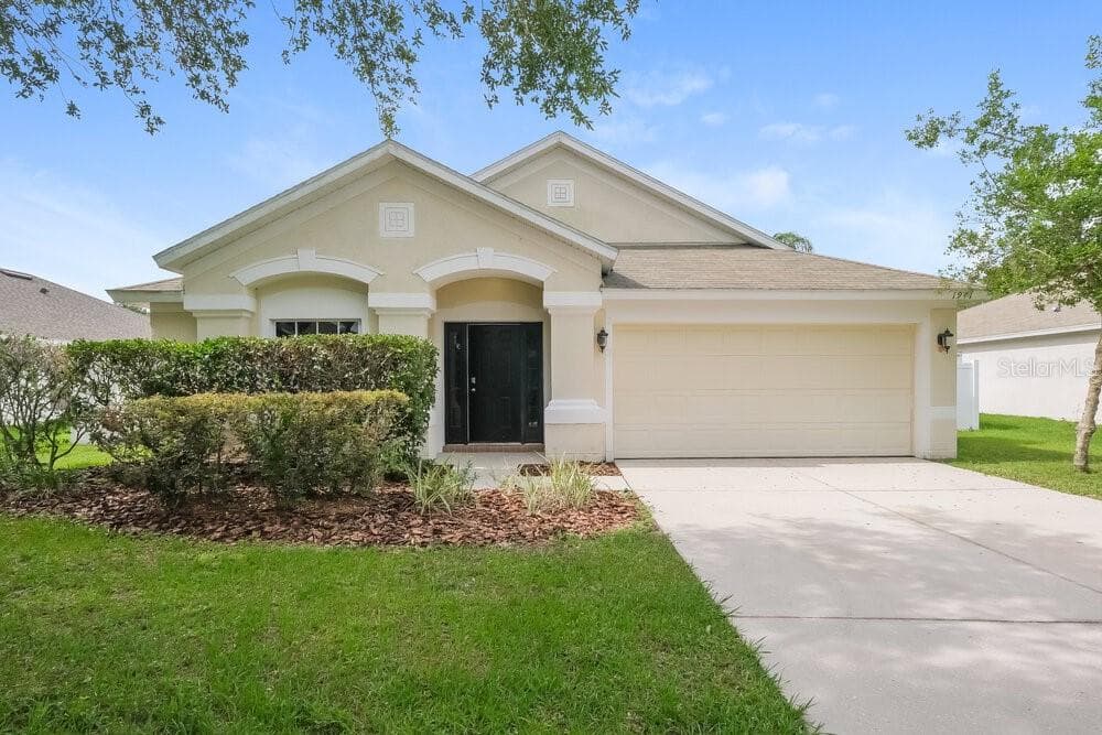 1941 SAMANTHA LANE VALRICO, FL 33594