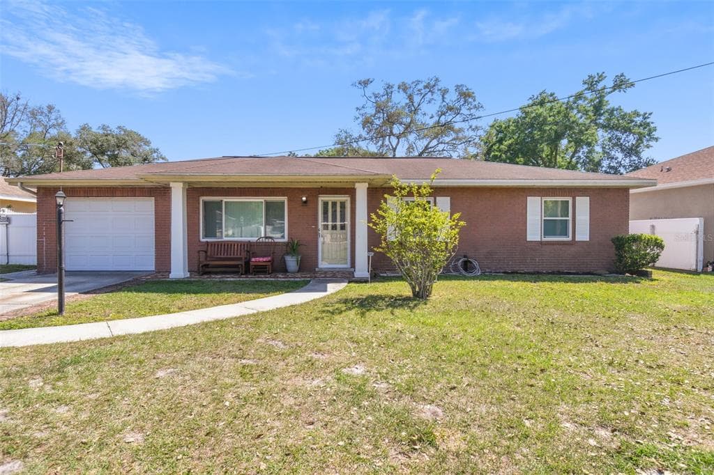 127 E 143RD AVENUE TAMPA, FL 33613