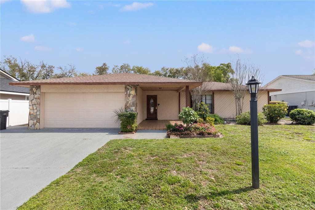 4903 COUNTRY AIRE LANE TAMPA, FL 33624