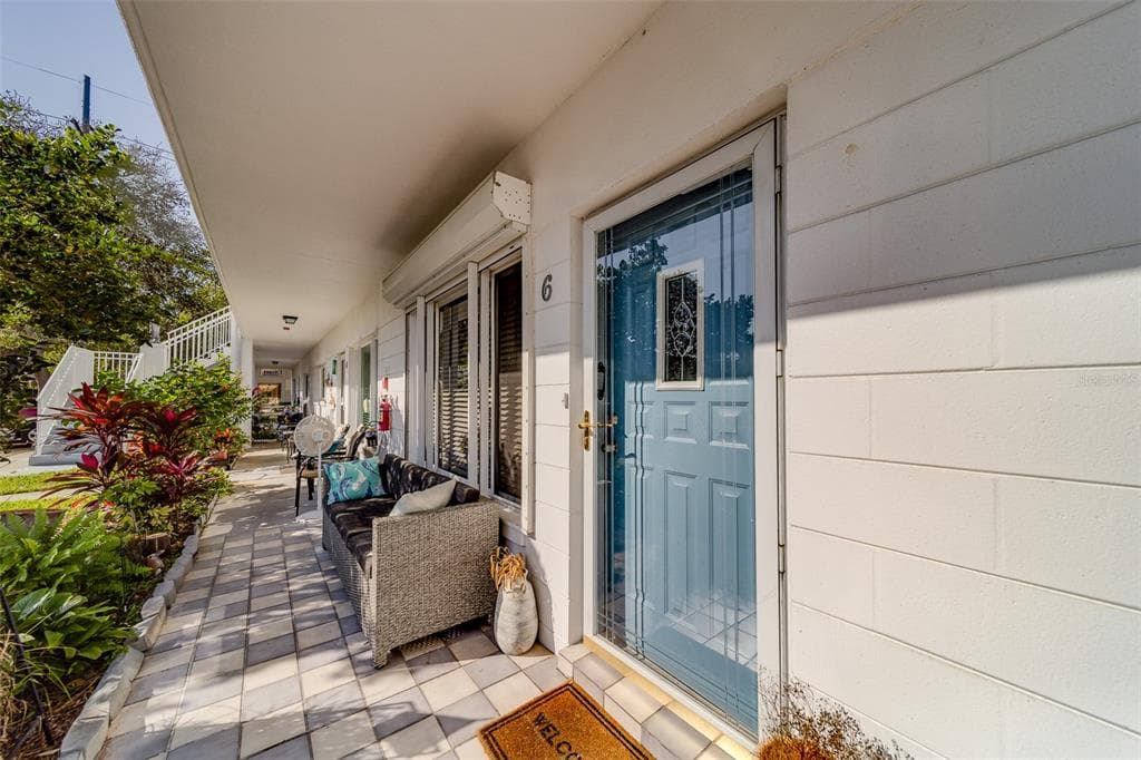 2220 SWEDISH DRIVE UNIT 6 CLEARWATER, FL 33763