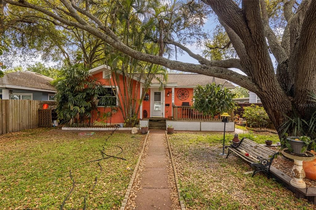 2882 14TH AVENUE N ST PETERSBURG, FL 33713