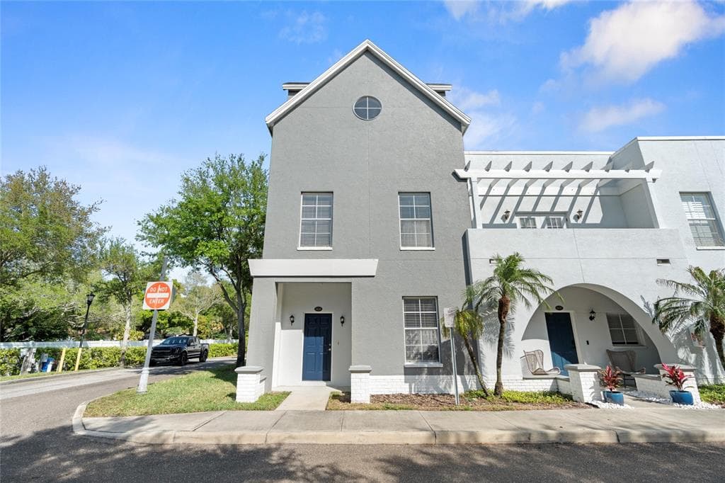 4639 LEGACY PARK DRIVE TAMPA, FL 33611