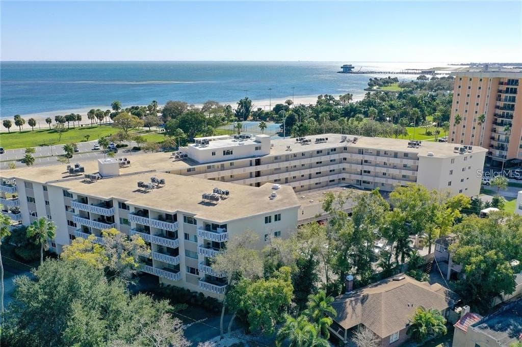1200 N SHORE DRIVE NE UNIT 516 ST PETERSBURG, FL 33701