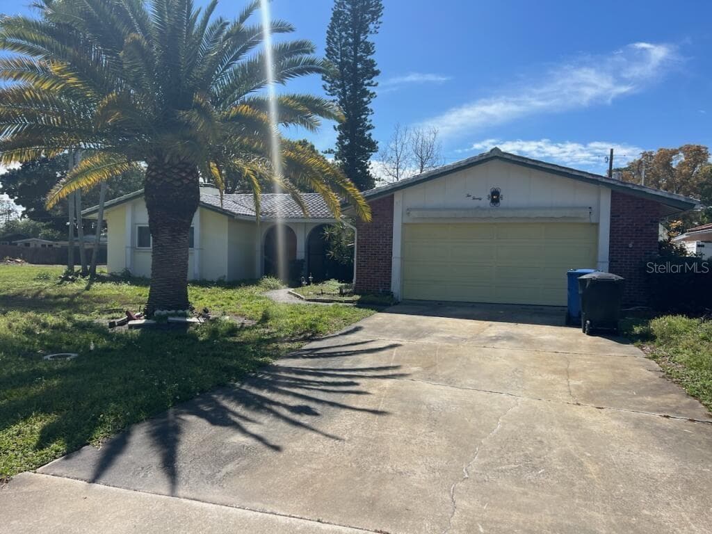 220 90TH AVENUE NE ST PETERSBURG, FL 33702
