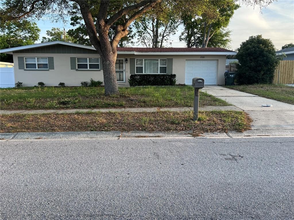 1325 CHESTERFIELD DRIVE CLEARWATER, FL 33756
