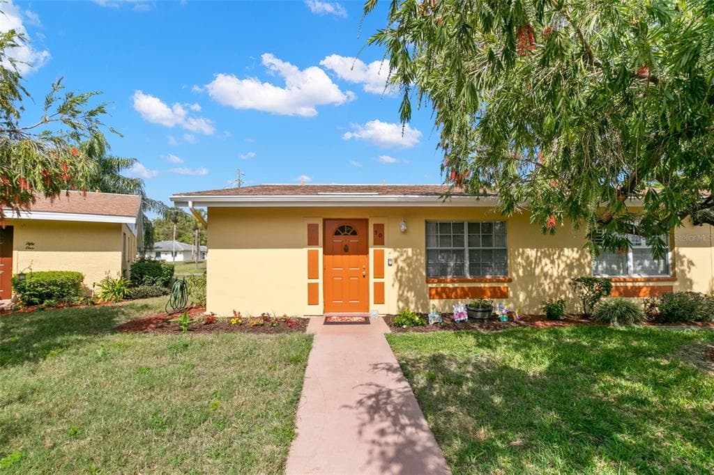 401 DORCHESTER PLACE UNIT 50 SUN CITY CENTER, FL 33573