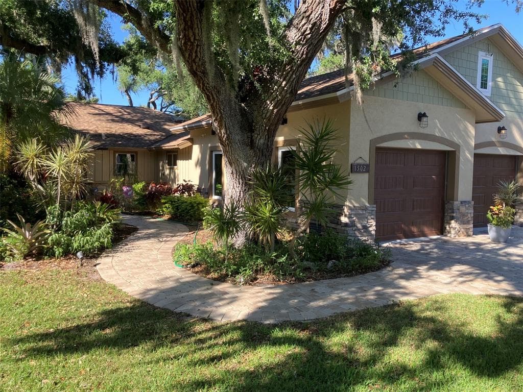 1502 PECAN STREET NOKOMIS, FL 34275