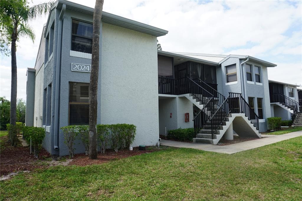 2024 BLUEHAWK UNIT 1821 CLEARWATER, FL 33762