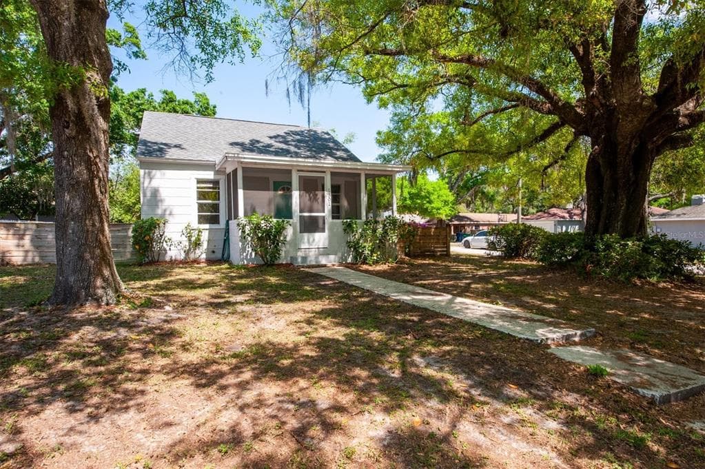 1301 W HUMPHREY STREET TAMPA, FL 33604