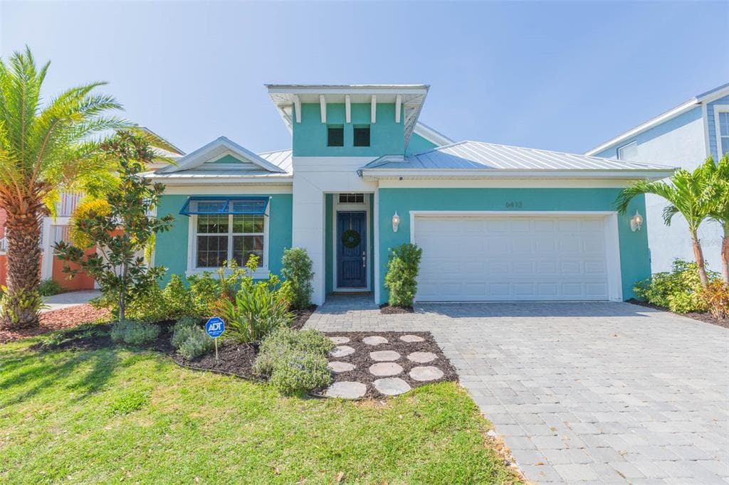 6412 GRENADA ISLAND AVENUE APOLLO BEACH, FL 33572
