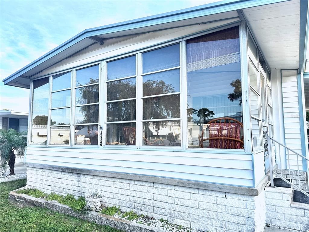9790 66TH STREET N UNIT 438 PINELLAS PARK, FL 33782