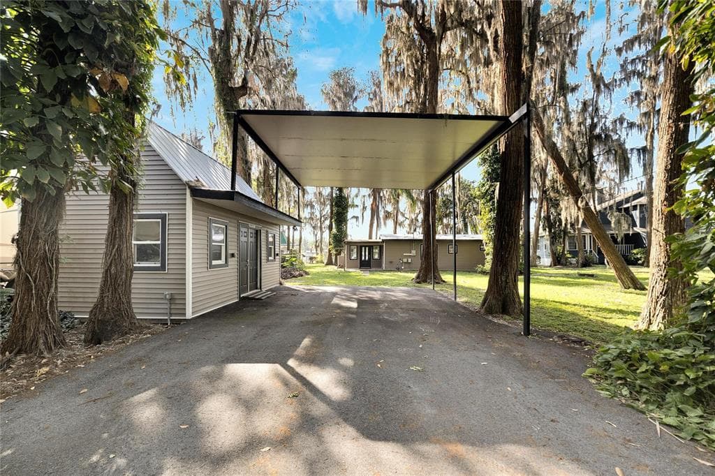 19224 LAKE ALLEN ROAD LUTZ, FL 33558