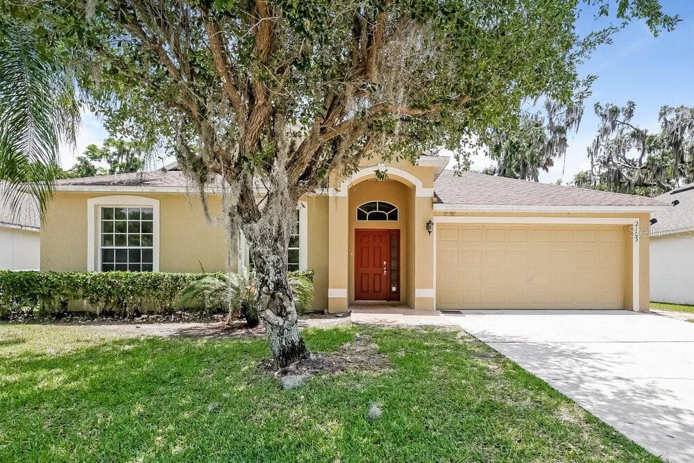 2103 THE OAKS BOULEVARD KISSIMMEE, FL 34746